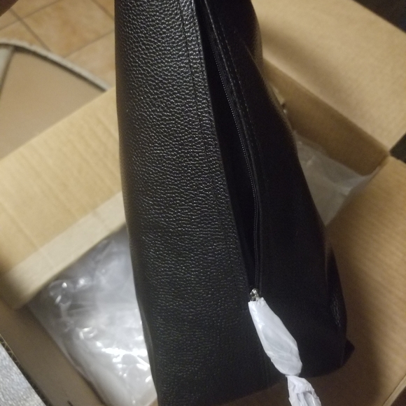 NWT REBECCA MINKOFF CHAIN HOBO - Picture 6 of 15